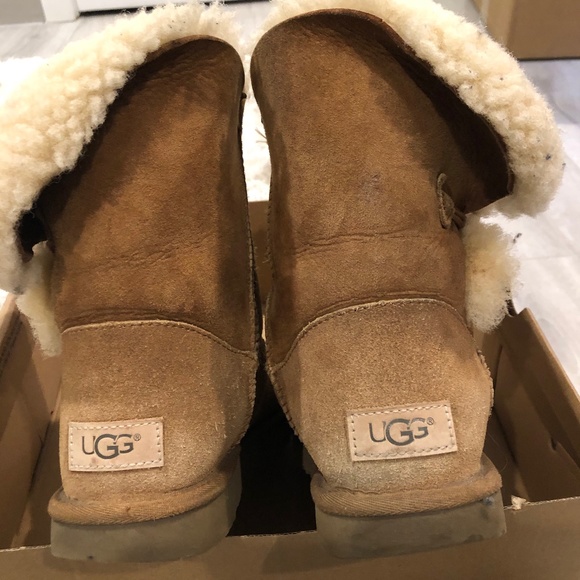 Bailey UGGS size 7 - Picture 2 of 5
